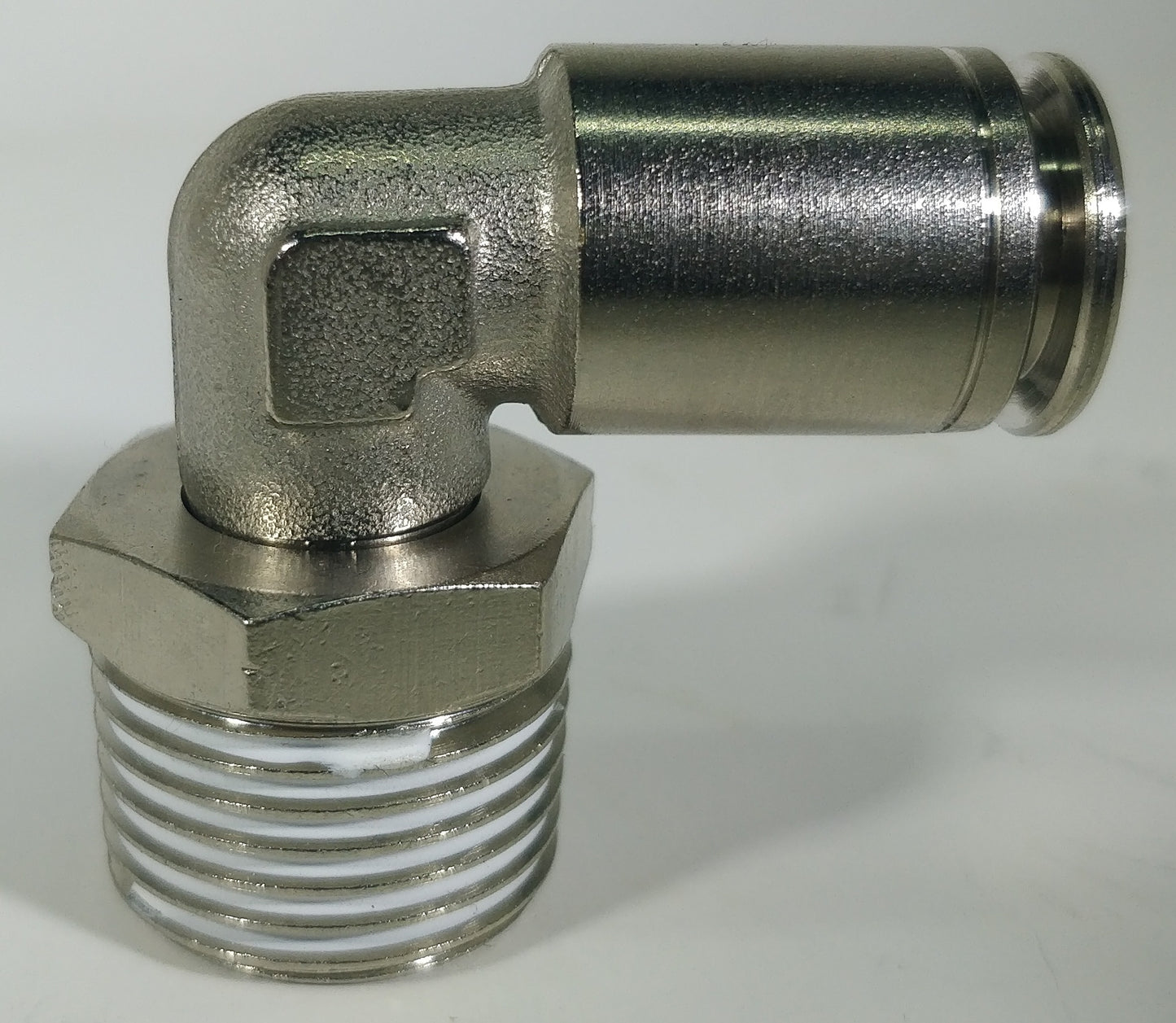 1/2" NPT 90° Angle Push in Fitting To 3/8" Hose